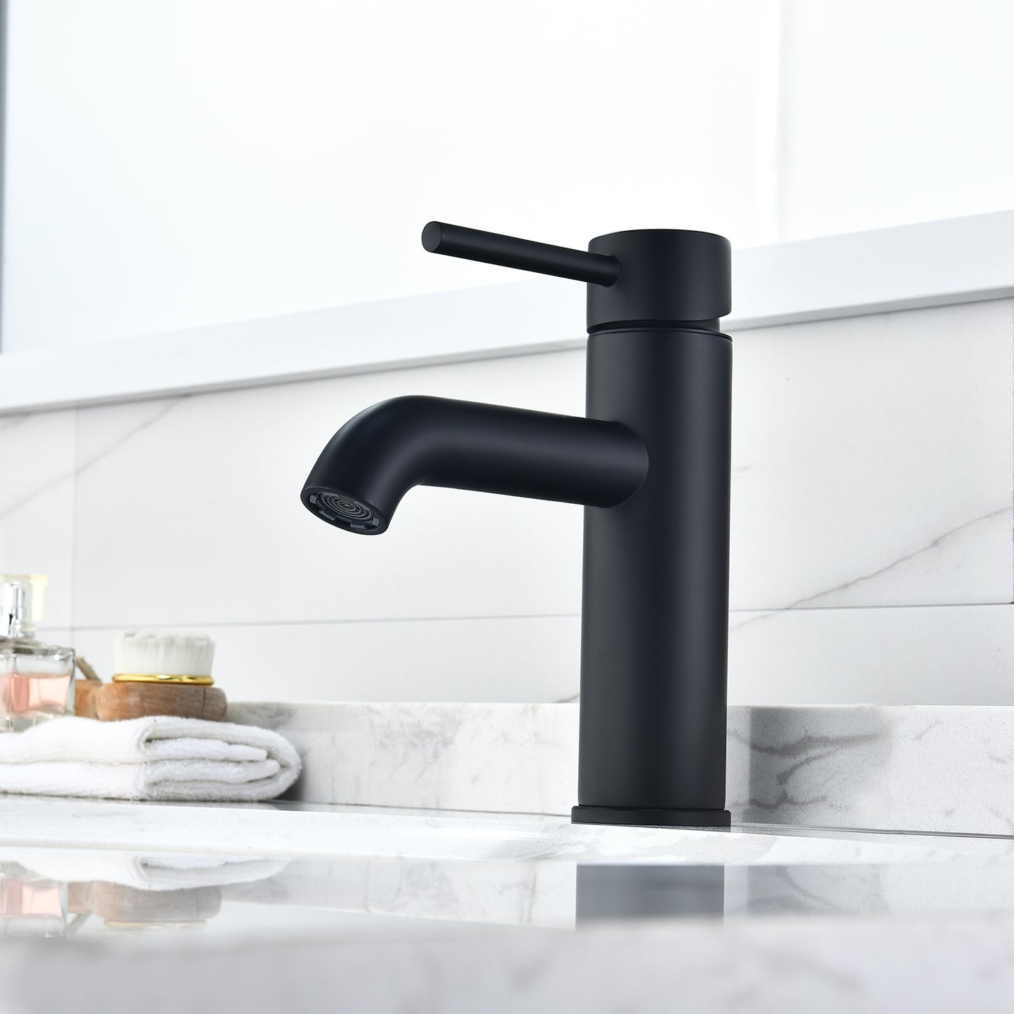 Tubize Single Hole Single-Handle Bathroom Faucet